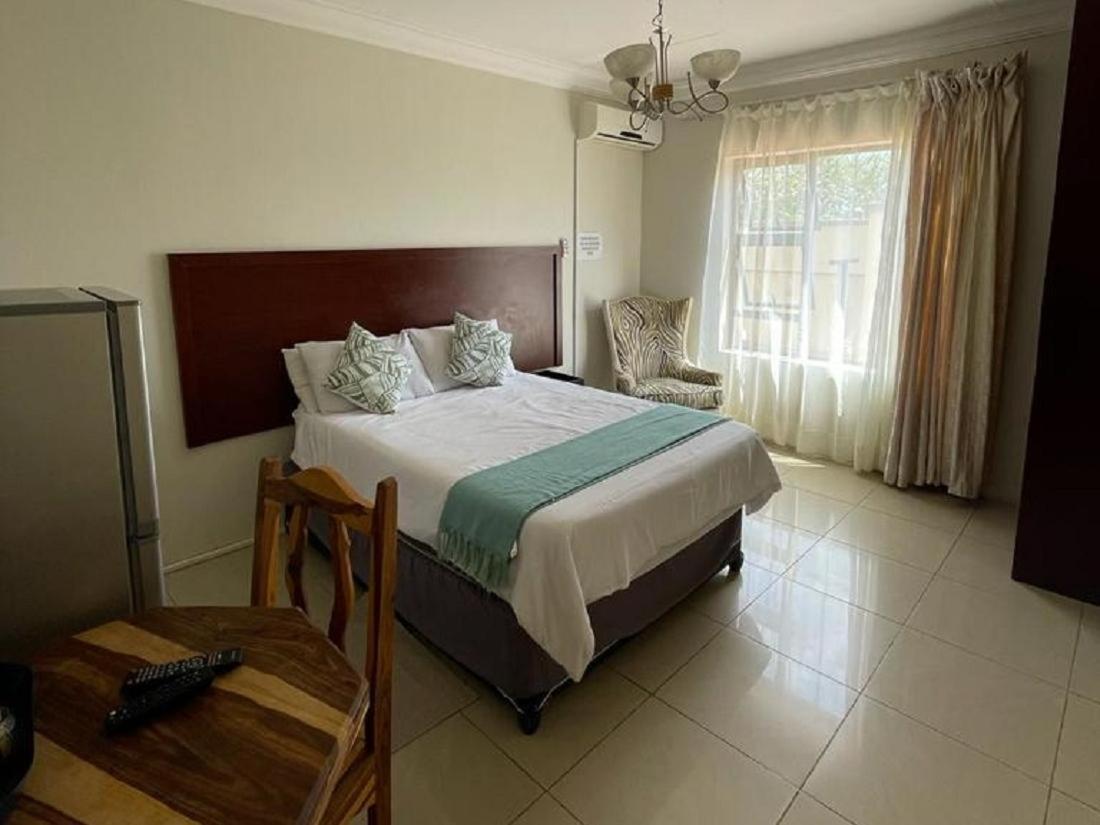 Khutsong Guests House Hotel Burgersfort Exterior photo